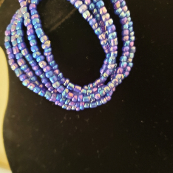GORGEOUS BEADED BRACELET SET. - Picture 6 of 8